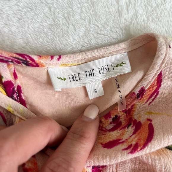 Free The Roses Flute Sleeve Keyhole Neck Floral Print Mini Dress Women's Small - Picture 4 of 6